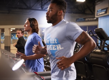 eos gym members doing runs on treadmill